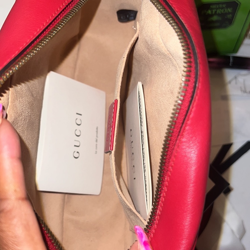 Small Gucci marmont  leather bag - Picture 9 of 12